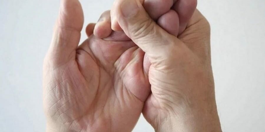 Немеют пальцы на руках